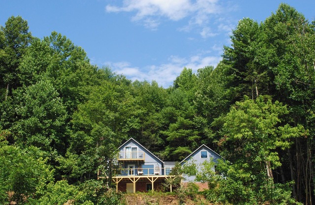 24-Acre Cottage w/Hot Tub ~ 10 Mi to Blowing Rock