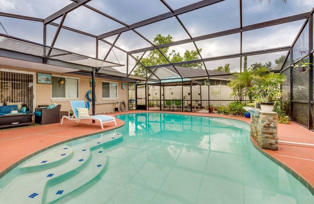 25 Mi to Disney: Home w/Shared Pool in Orlando