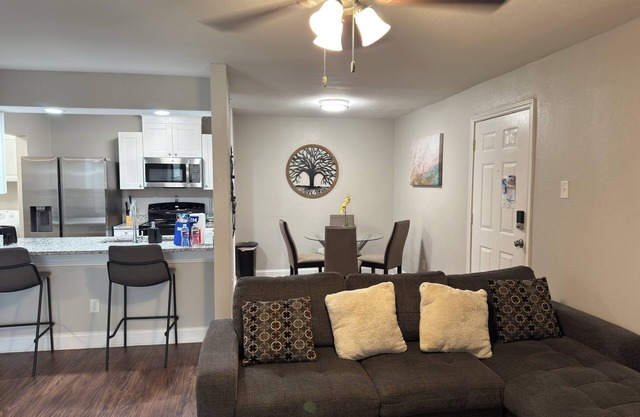 25% Off Upgraded 2BD, Pool, DFW South, 183/161 - Irving - I042