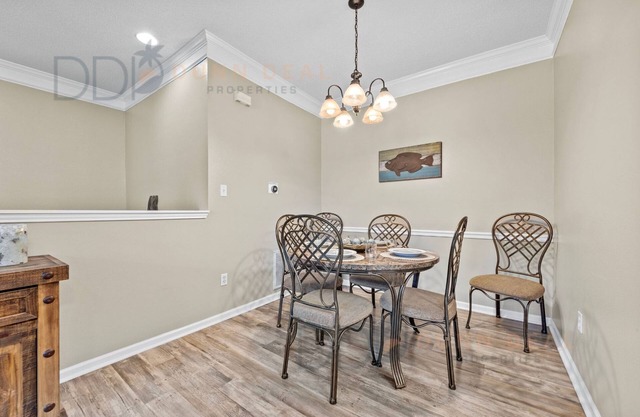 2504v Just a short walk to the beach!