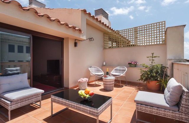 25km Barcelona · Duplex with 2 terraces and close to the beach