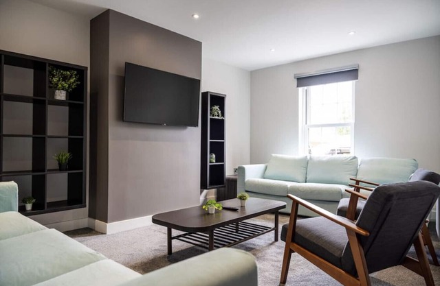 27 Devenish Manor · Escape Ordinary at Devenish Manor, New & Stunning