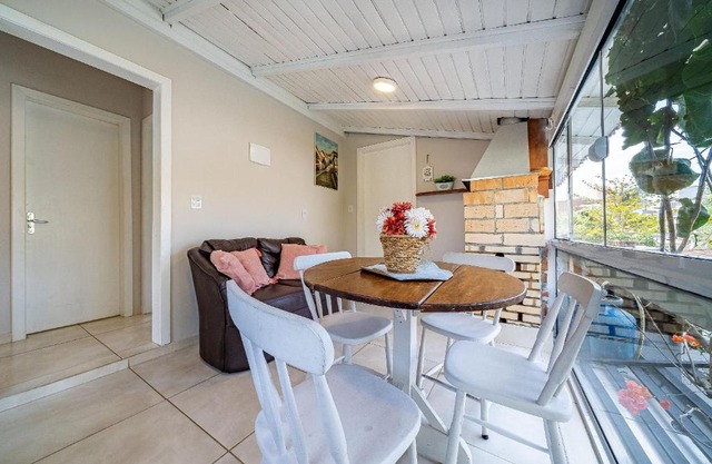 274 - Excelente apto 02 dormitórios 200m da Praia de Canto Grande