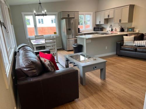2BD 2BR Downtown Westchester Sleeps 2 to 6