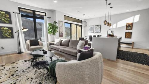 2BDR New Build Minutes to Dillon Reservoir