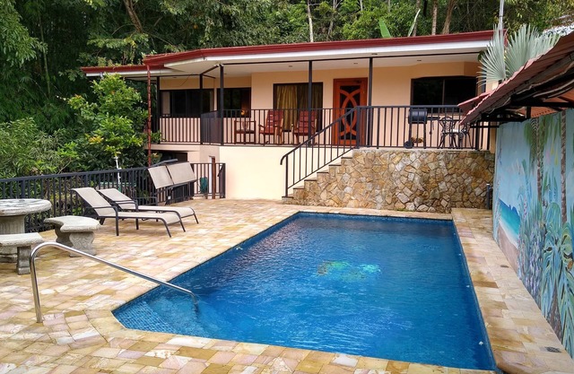 2Bdrm Tropical retreat w/pool
