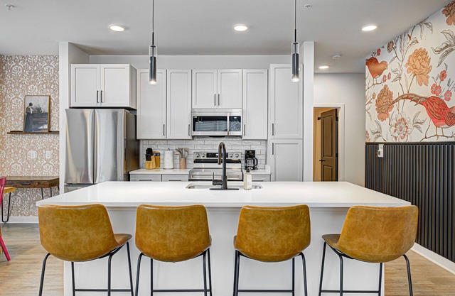 2BED/2BTH - KING/QUEEN BEDS - CARMEL/FISHERS/NOBLESVILLE GRAND PARK