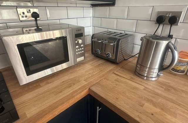 2bed - garden-pets-freeparking-M1connections