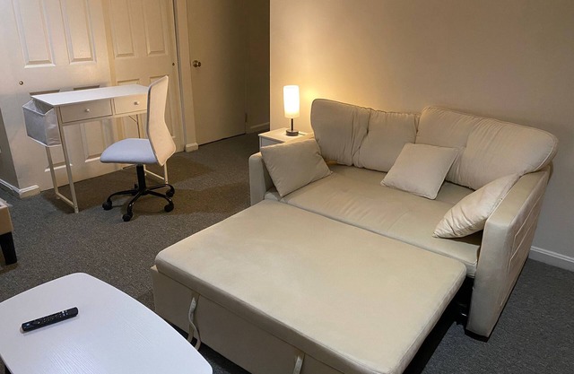 2beds 1 sofa bed, free-parking,fenced,near Washington DC,private