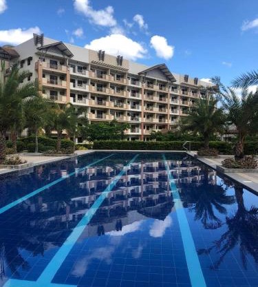 2BHK with Balcony Fully Furnished-70sqm Condo Pasig