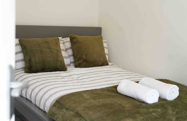 2BR Apt Brighton City Centre| Free Parking, Slps 6