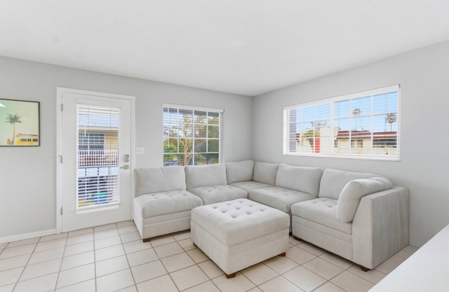 2BR Beach Condo Close to beach with essentials