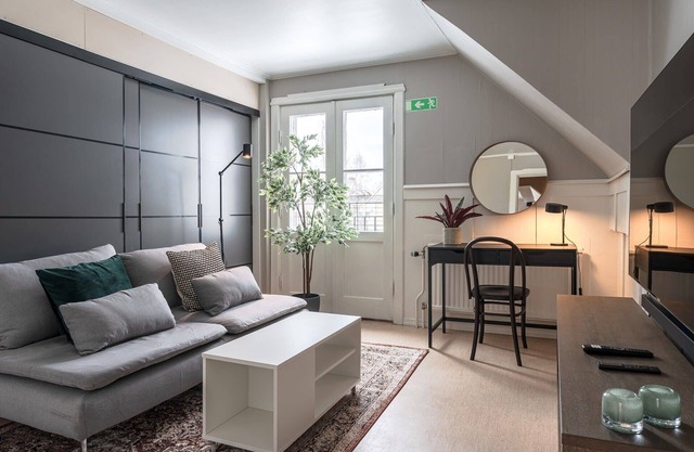 2BR City Center Apartment