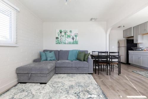 2BR Condo Walking Distance To Downtown Gilbert