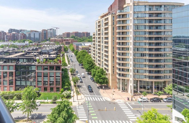 2BR Executive Apartment with Balcony