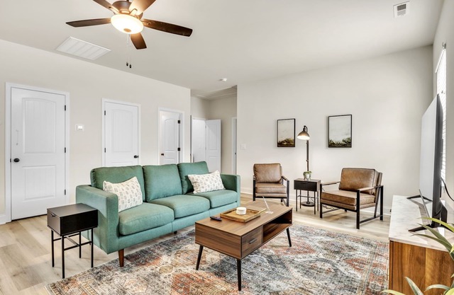 2BR Greer Condo: Pet-Friendly, King Beds, Fire Pit