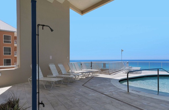 2BR Gulf Front Condo w/Pool, Gym, Hot Tub + Free Attraction Tickets!