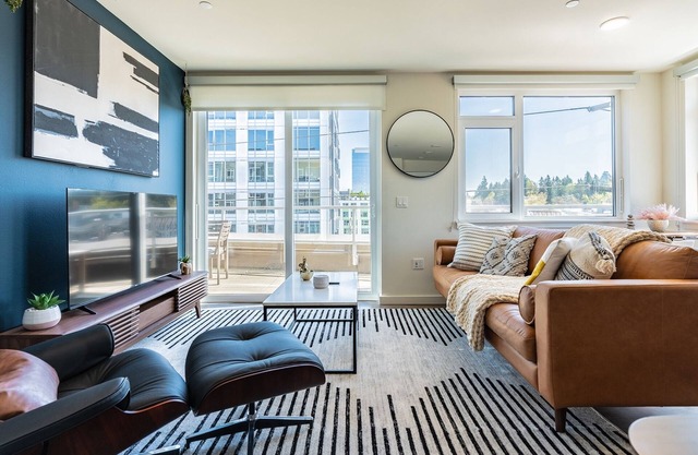 2BR | Gym, Balcony, Views | Sophari B | Bellevue