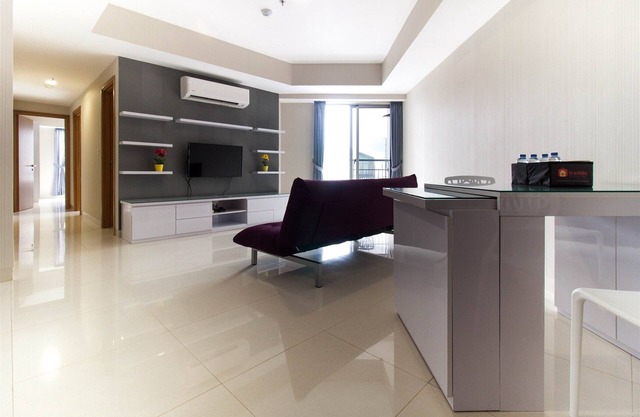 2BR Modern Furnished The Mansion Apartment By Travelio