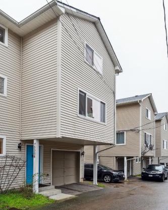 2BR Seattle Oasis - A Short Stroll to Light Rail