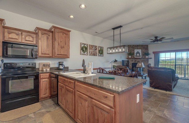 2BR Village At Indian Point 1707 near SDC - Free Tickets Daily up to $500