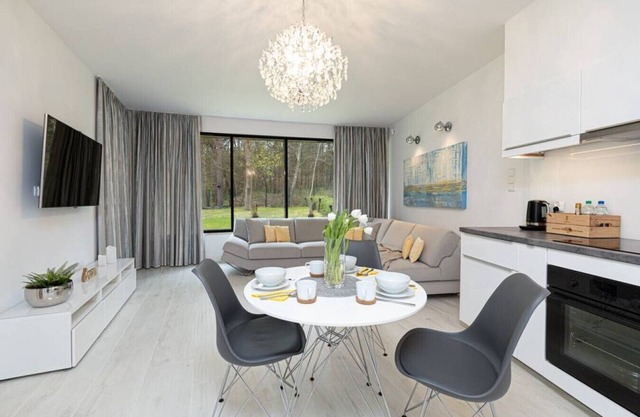 2Homerent | Garden | Beachside | Pool | WIFI