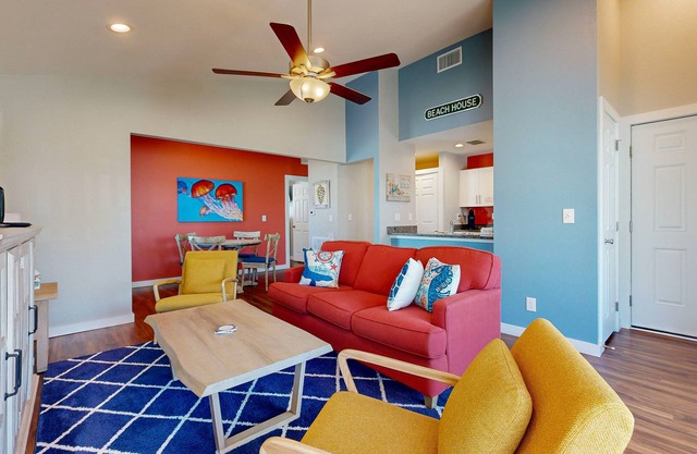 2nd Floor, Shared Pool, Hot Tub, Golf Cart Access