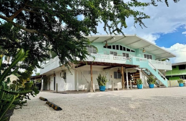 3.1 Relax at Boho Casona with patio and generator