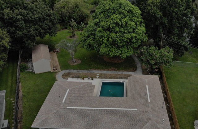 3/2 house with pool & pond in the backyard (73rd Ave)