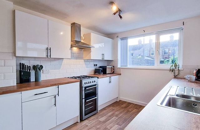 3 bed, 1 bath Home with game room