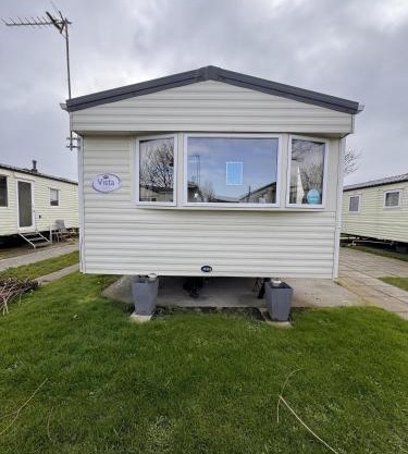 3 Bed Caravan - Sleeps 8 - Pet friendly Parking