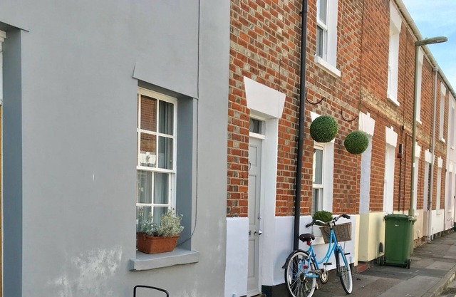 3-Bed Cosy Bookbinder House in Jericho Oxford