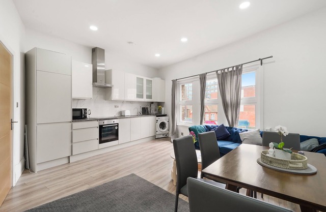 3 bed Penthouse Harrow centre