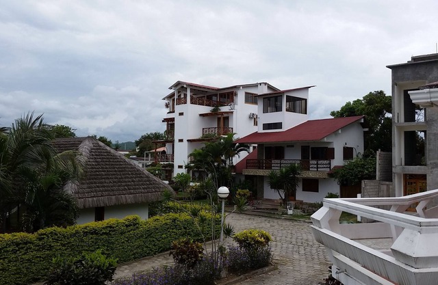 3 bedroom, 2.5 bath Beach Condo in the Maginficent Playa de Olon, Ecuador......