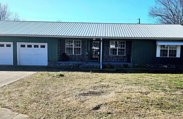 3-bedroom 3-bath house in Springville, TN. KY LAKE FISHING . Bring your boat !