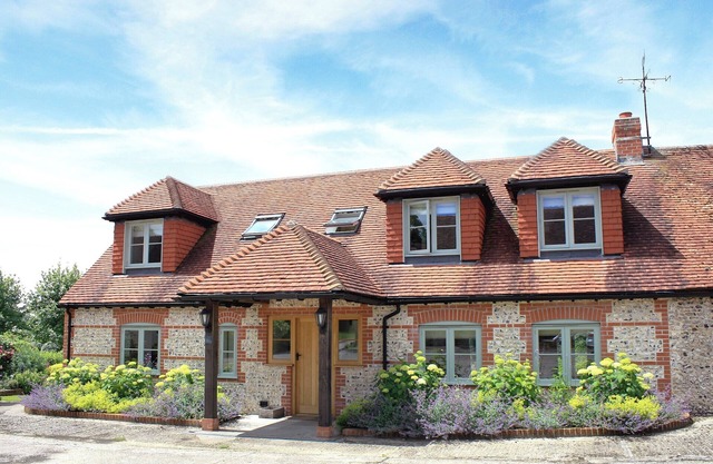 3 bedroom accommodation in Bishops Waltham