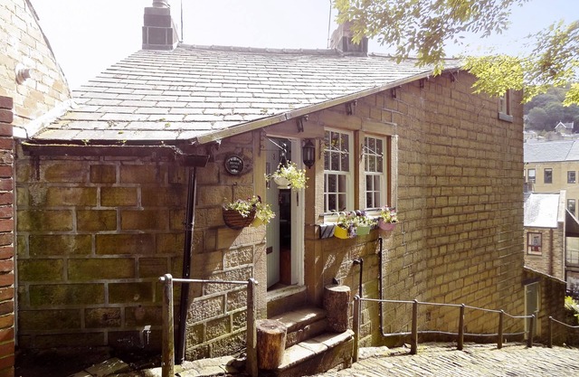 3 bedroom accommodation in Hebden Bridge Birkenhead Cottage