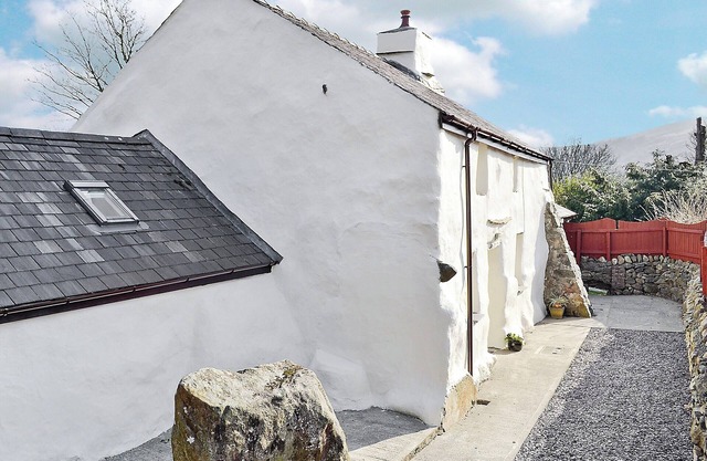 3 bedroom accommodation in Waunfawr, near Caernarfon