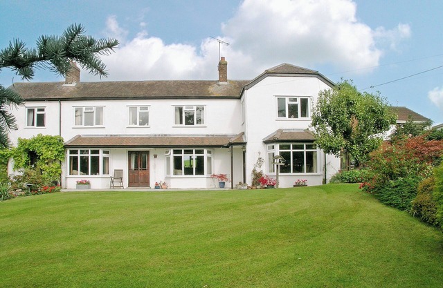 3 bedroom accommodation in Potterne, near Devizes