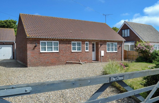 3 bedroom accommodation in Walcott, near North Walsham