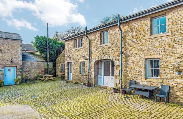 3 bedroom accommodation in Whalley