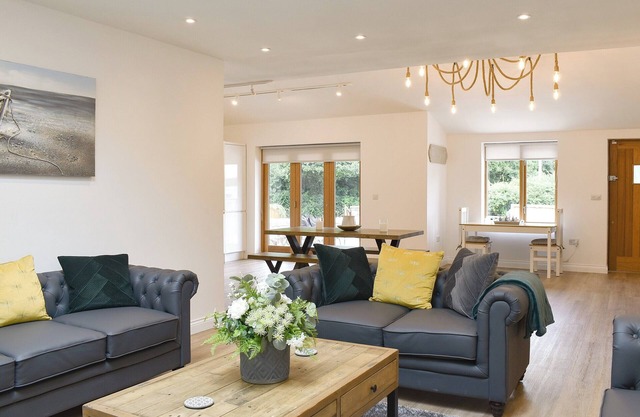 3 bedroom accommodation in Greasby, Wirral