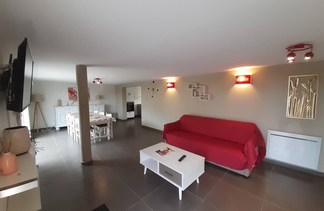 3-bedroom apartment in the countryside with swimming pool