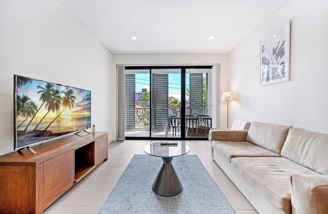 3 bedroom apt close to Sydney Olympic park