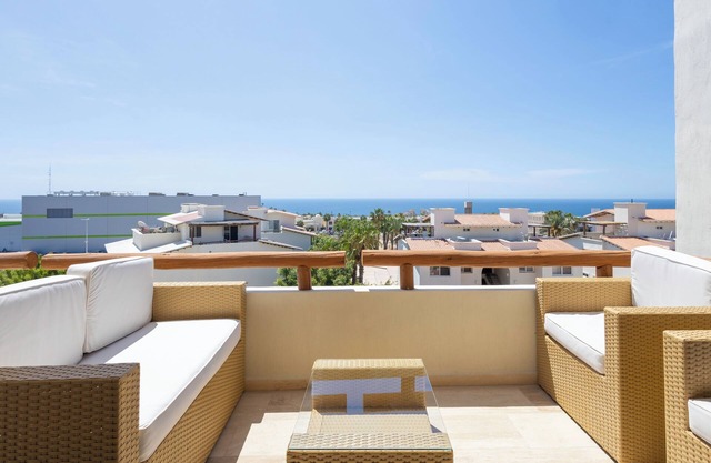 3-bedroom condo in charming Cabo San Lucas with AC, WiFi, fitness room