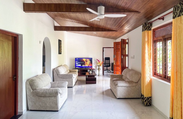 3-Bedroom Convenient Apartment with WiFi, AC, The Hub Residences
