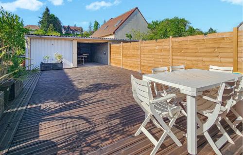 3 Bedroom Cozy Home In Saint-Gaultier