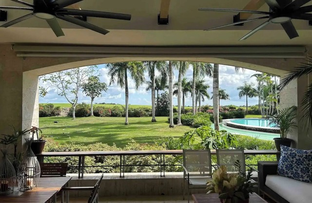 3-bedroom duplex condo in tranquil La Romana with access to a fitness room, Wifi