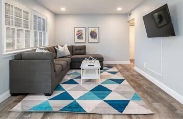 3 Bedroom Home in a Convenient Location JZ Vacation Rentals