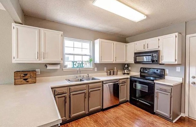 3-bedroom home with fenced yard, 2 car garage and patio